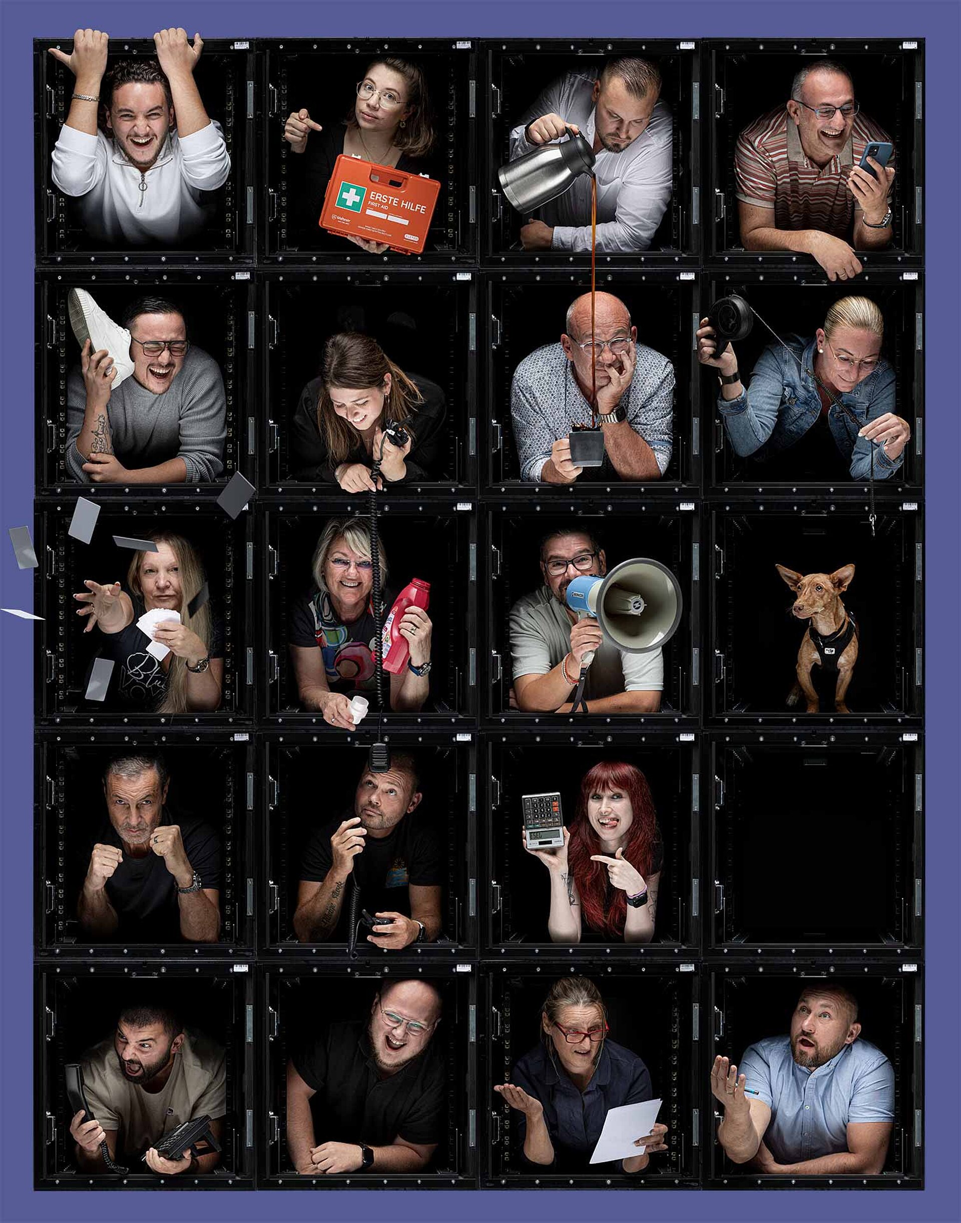 Mitarbeiter von Special Security Services haben Spaß in Case Rack